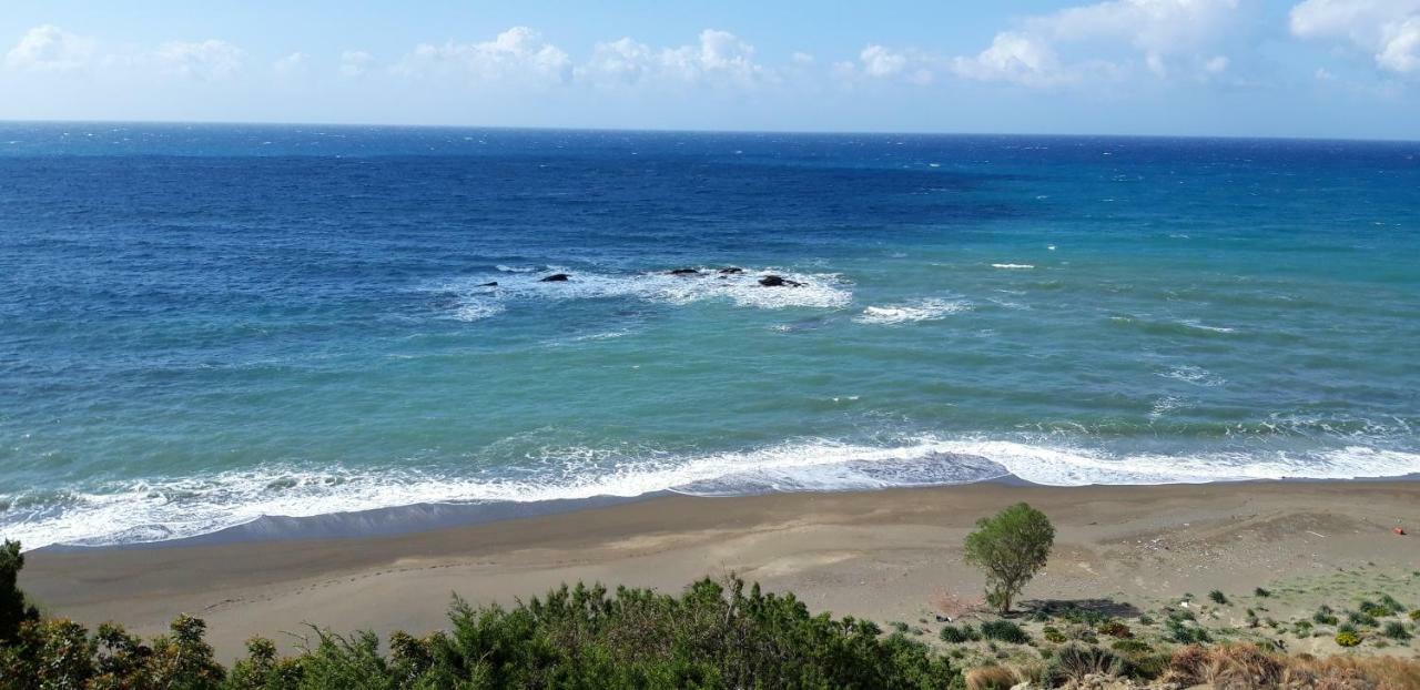 San Georgio Hotel Tsoútsouros エクステリア 写真